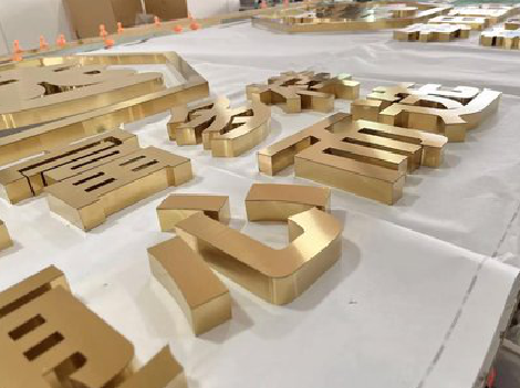 洪江拉丝不锈钢字的特点。